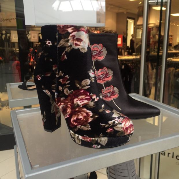 27787475_17986494235_WUTbn