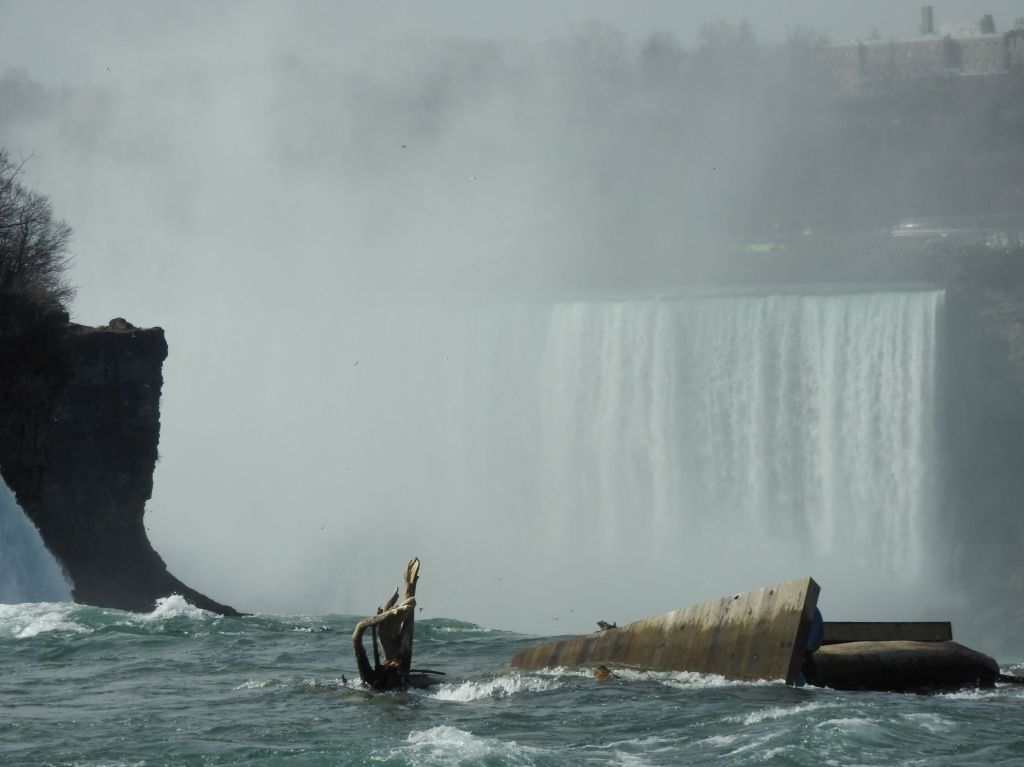 floating dock stuck at edge of Niagara Falls