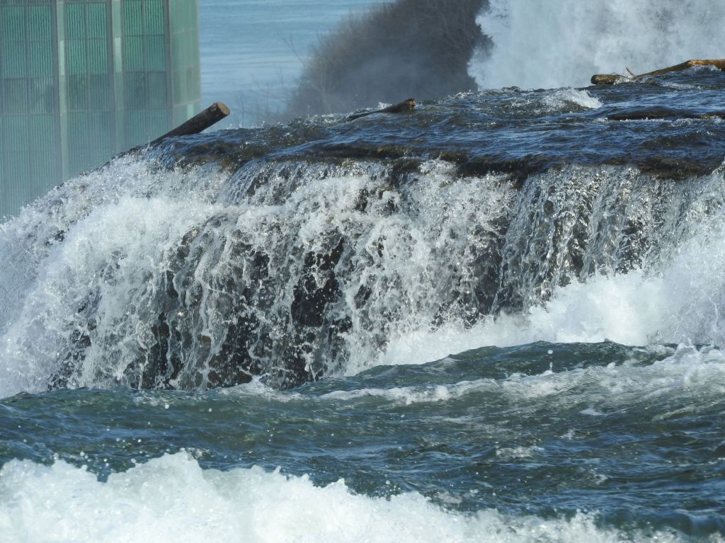 edge of the American Falls